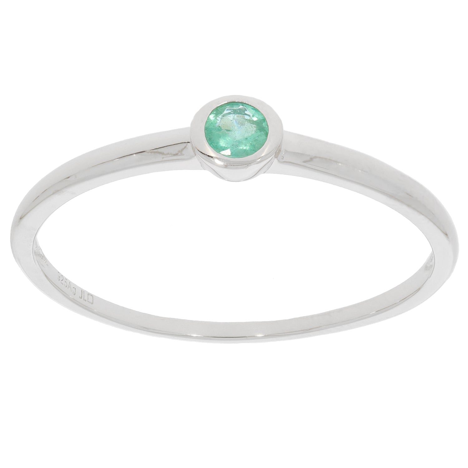 Round green emerald sterling silver ring with a sparkling gemstone, perfect for elegant style and sophistication.