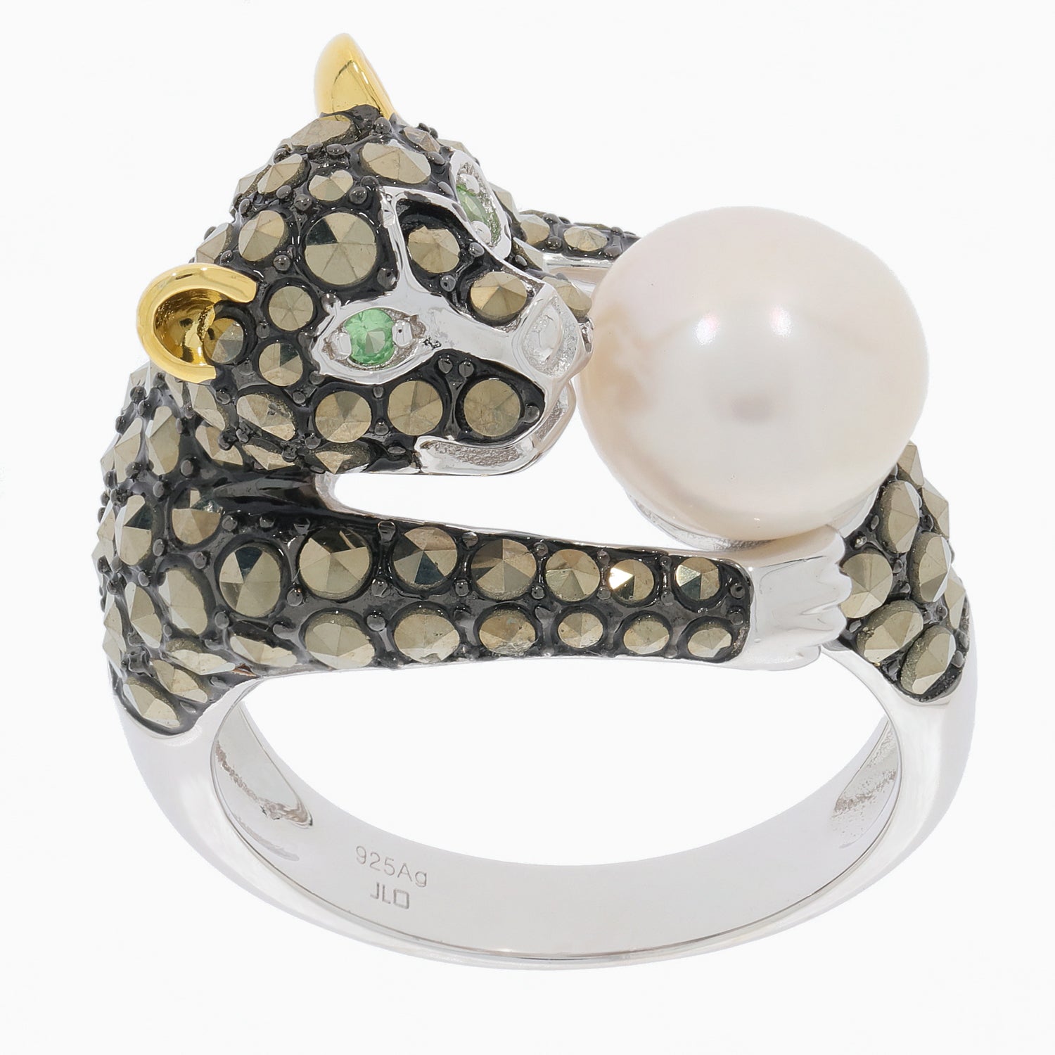 Elegant bear-shaped ring with black diamonds and a large pearl, showcasing unique jewelry design.