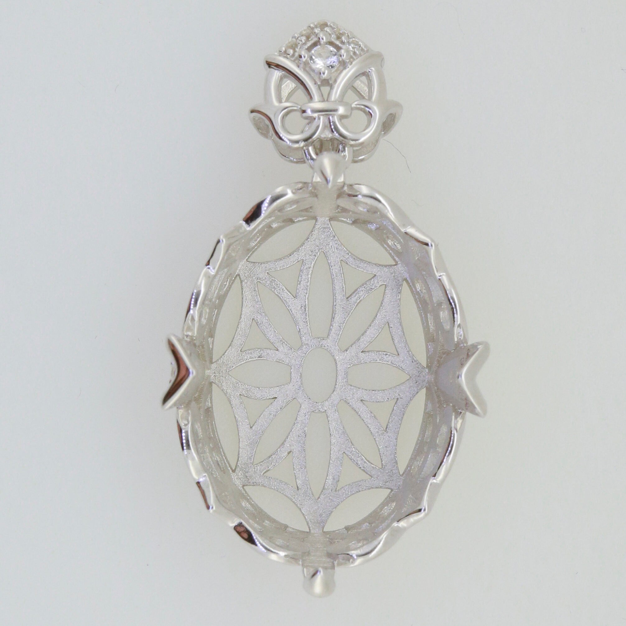 Sterling Silver Vintage Style Semi Mount Pendant Setting for Moissanite, Oval 25x17mm with intricate design.