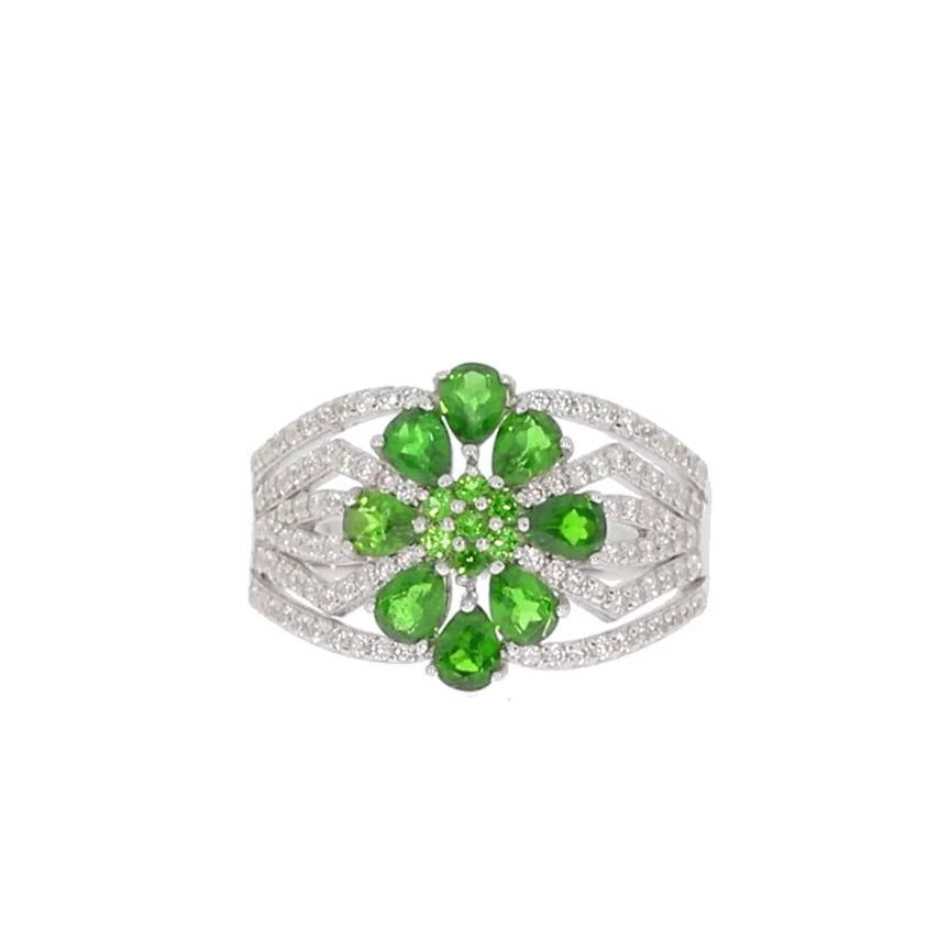 Pear Green Chrome Diopside Sterling Silver Ring with Accent