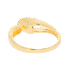 Elegant gold ring with a unique claw design, showcasing a shiny finish and a contemporary style.