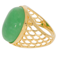 Oval green jadeite ring with gold lattice design, perfect for elegant jewelry collections.