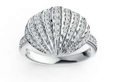 Elegant Filigree Shield Ring – Intricate Cutout Design, Vintage-Inspired Statement Jewelry, Polished Metal Band GTL19759R
